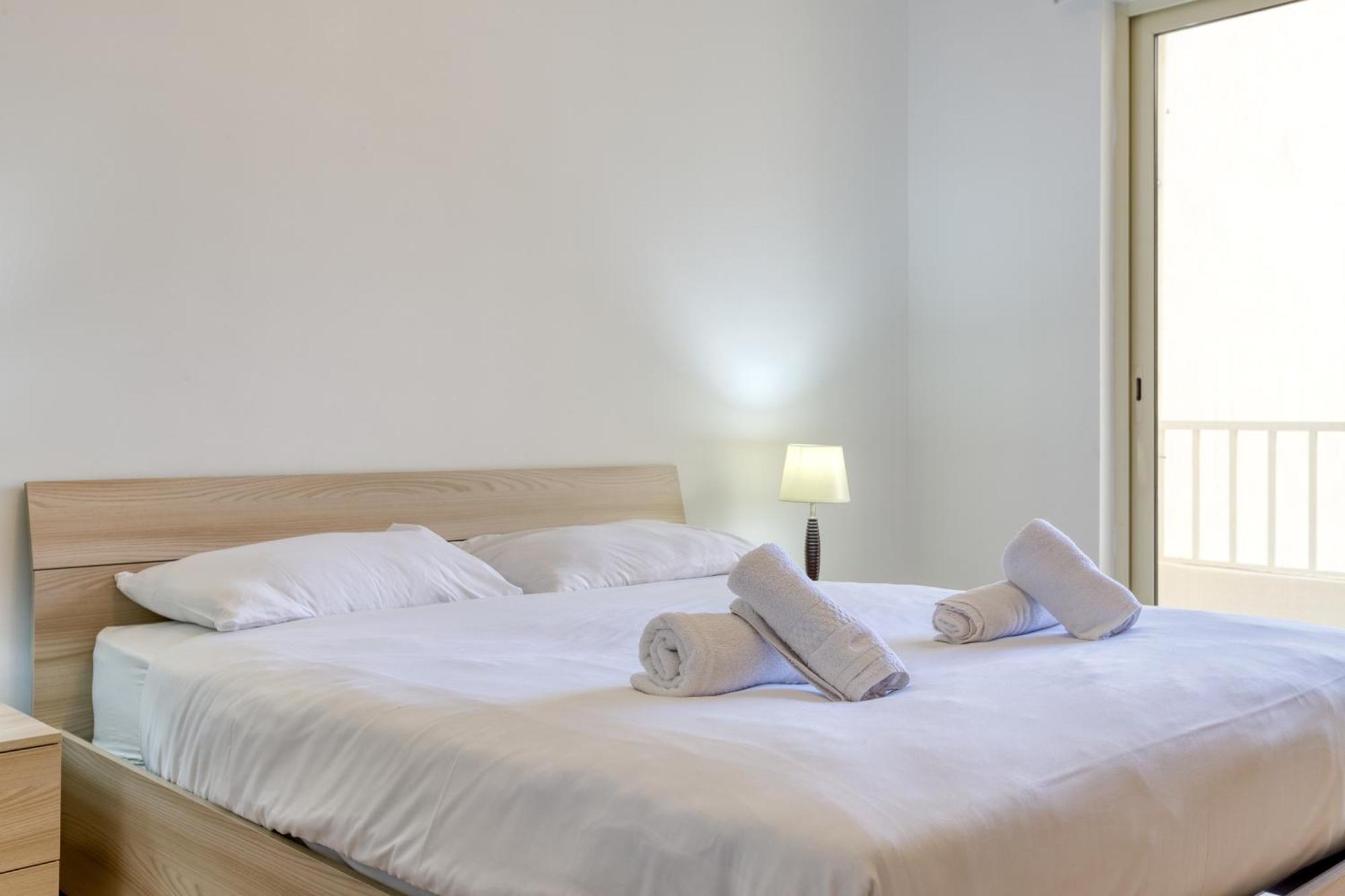 Seafront Sliema Apartment With Balcony & Sea Views By Jl المظهر الخارجي الصورة