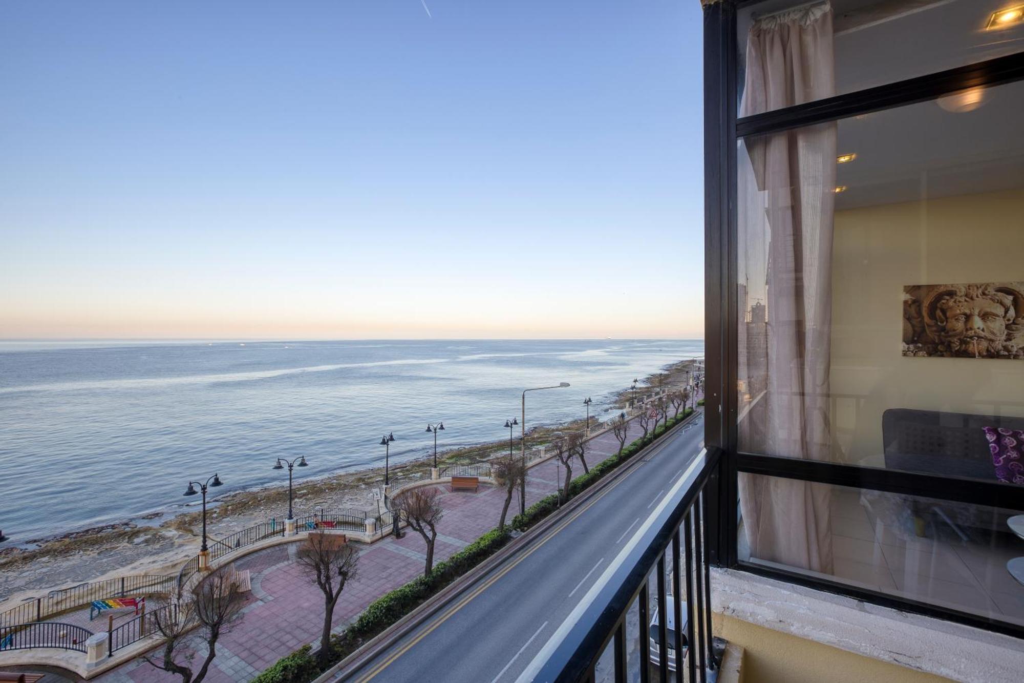 Seafront Sliema Apartment With Balcony & Sea Views By Jl المظهر الخارجي الصورة