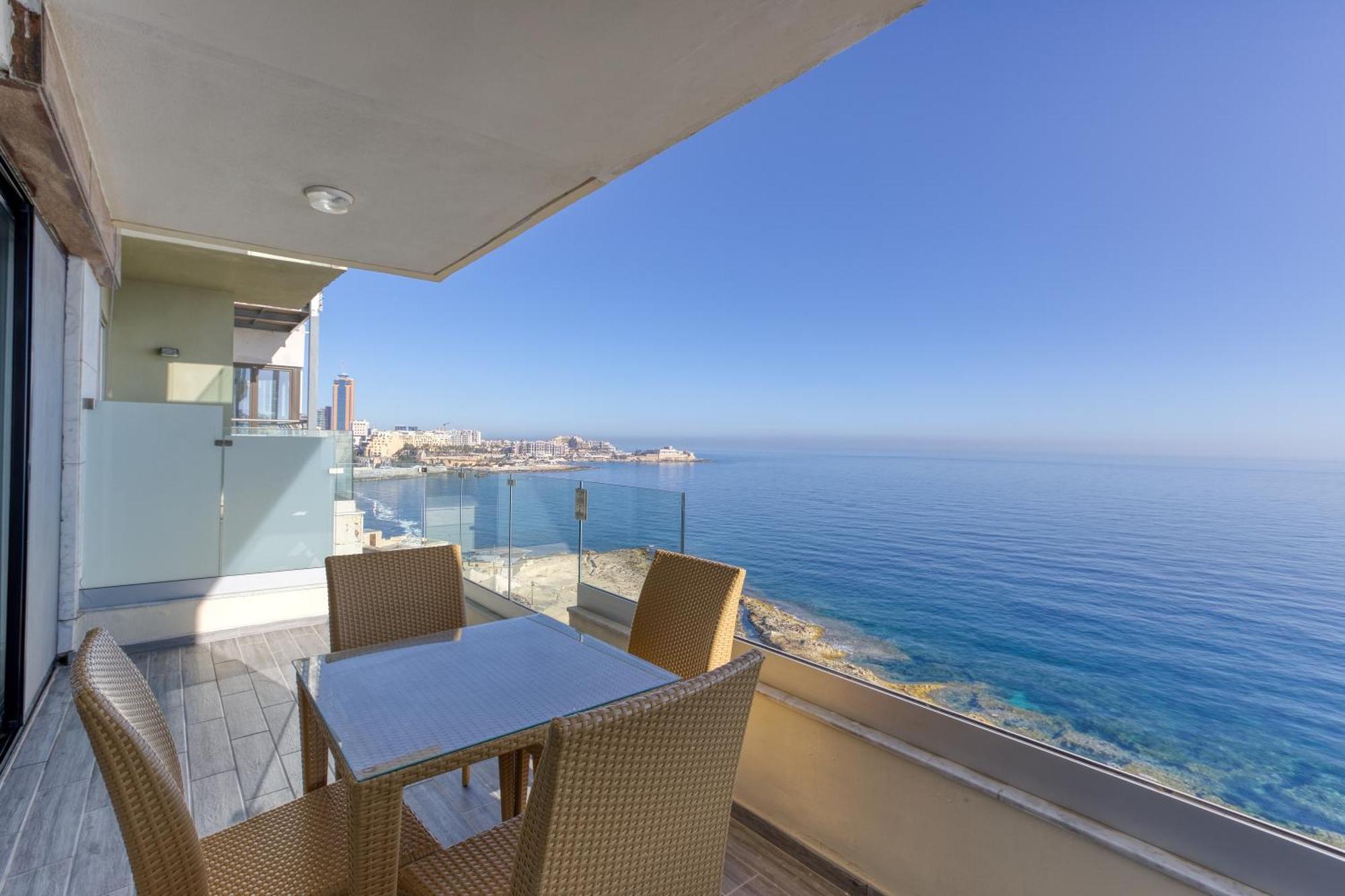 Seafront Sliema Apartment With Balcony & Sea Views By Jl المظهر الخارجي الصورة