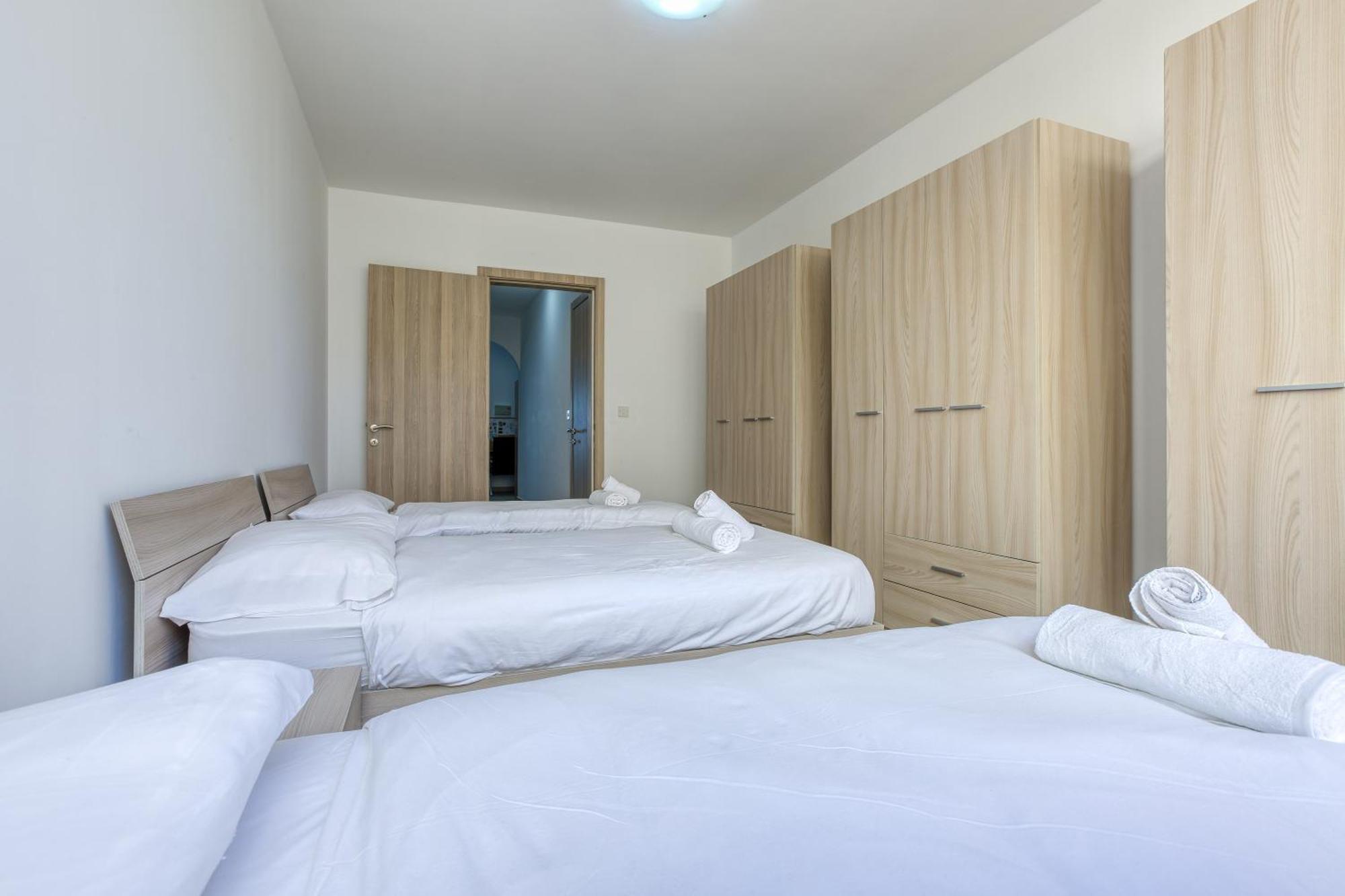 Seafront Sliema Apartment With Balcony & Sea Views By Jl المظهر الخارجي الصورة