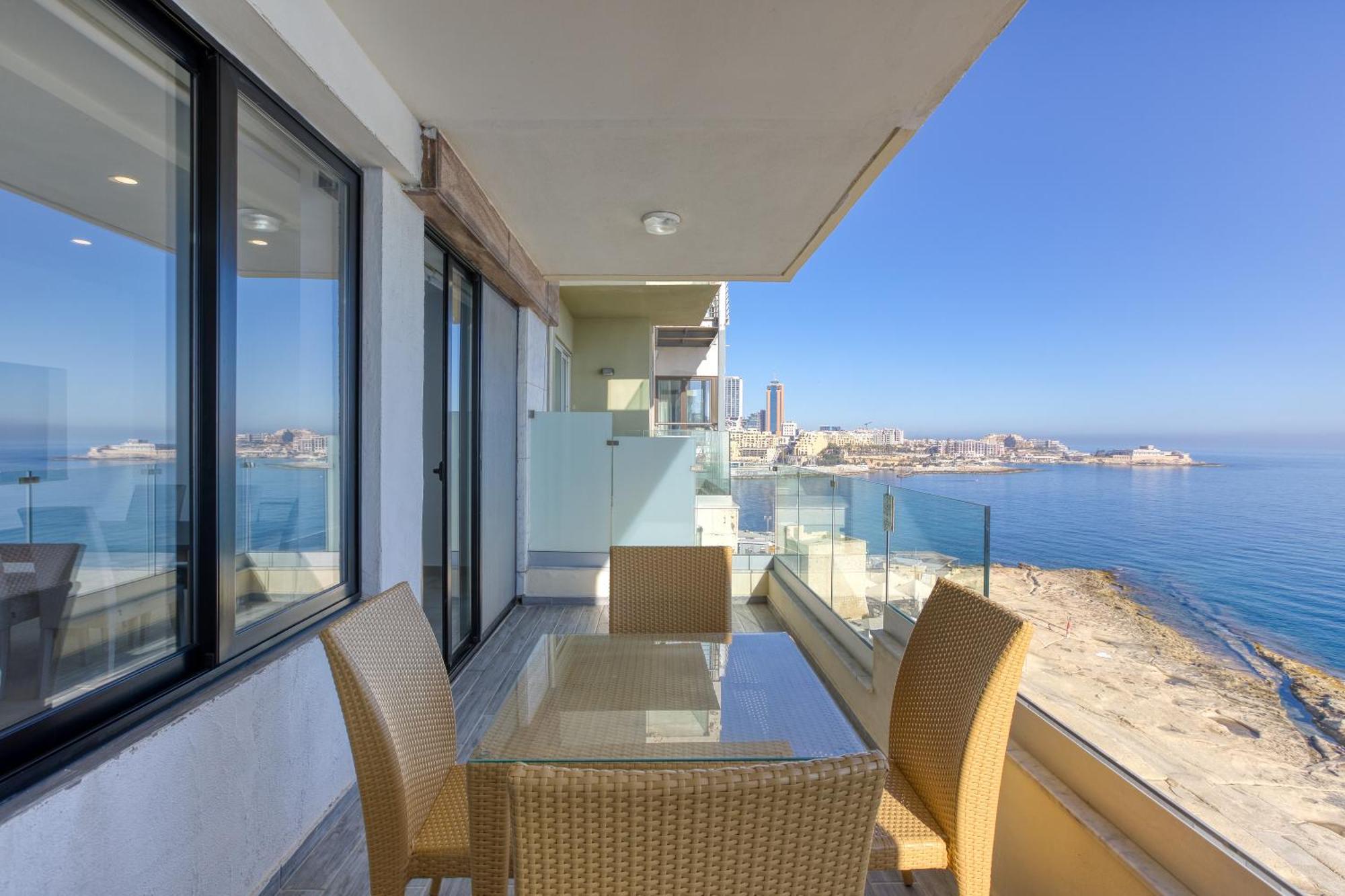 Seafront Sliema Apartment With Balcony & Sea Views By Jl المظهر الخارجي الصورة